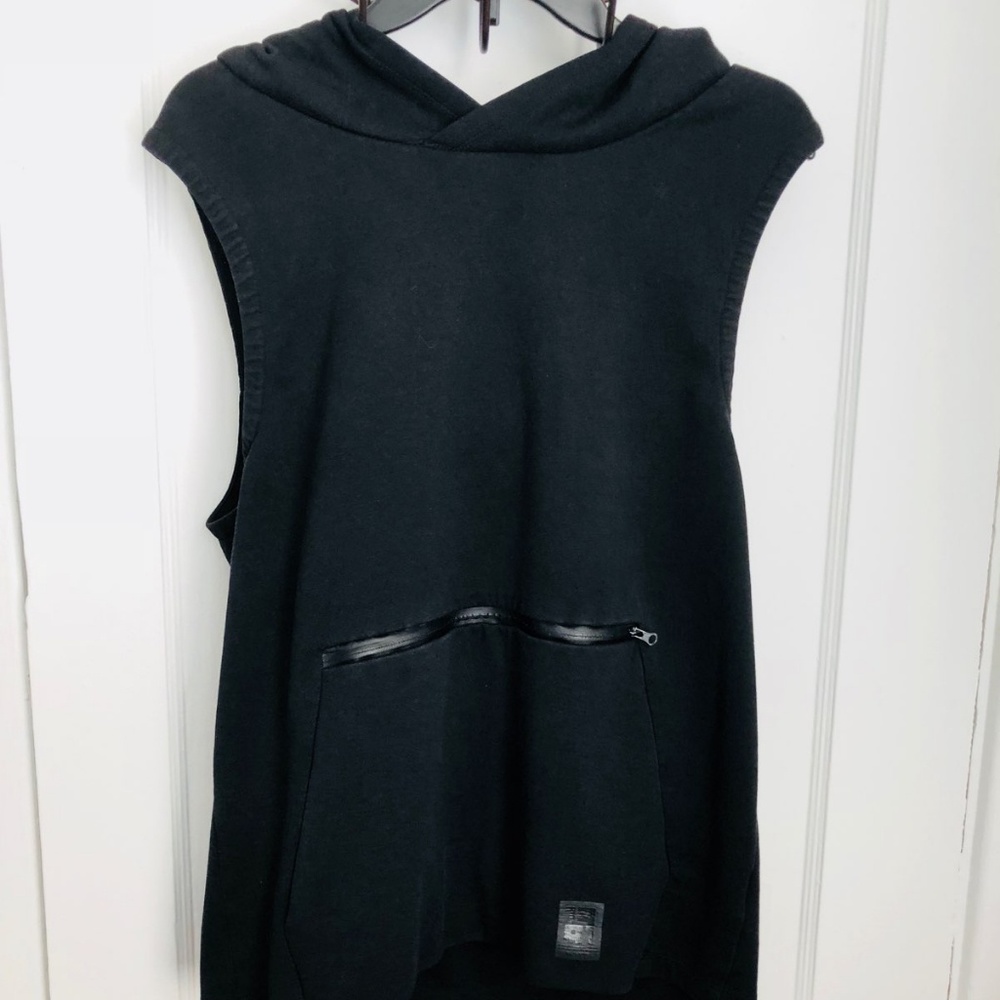 Xios Sleeveless Hoodie